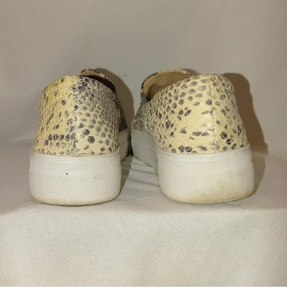 Vince Camuto Korli Women's Slip-On‎ Platform Sneaker 7 Natural Snake Print